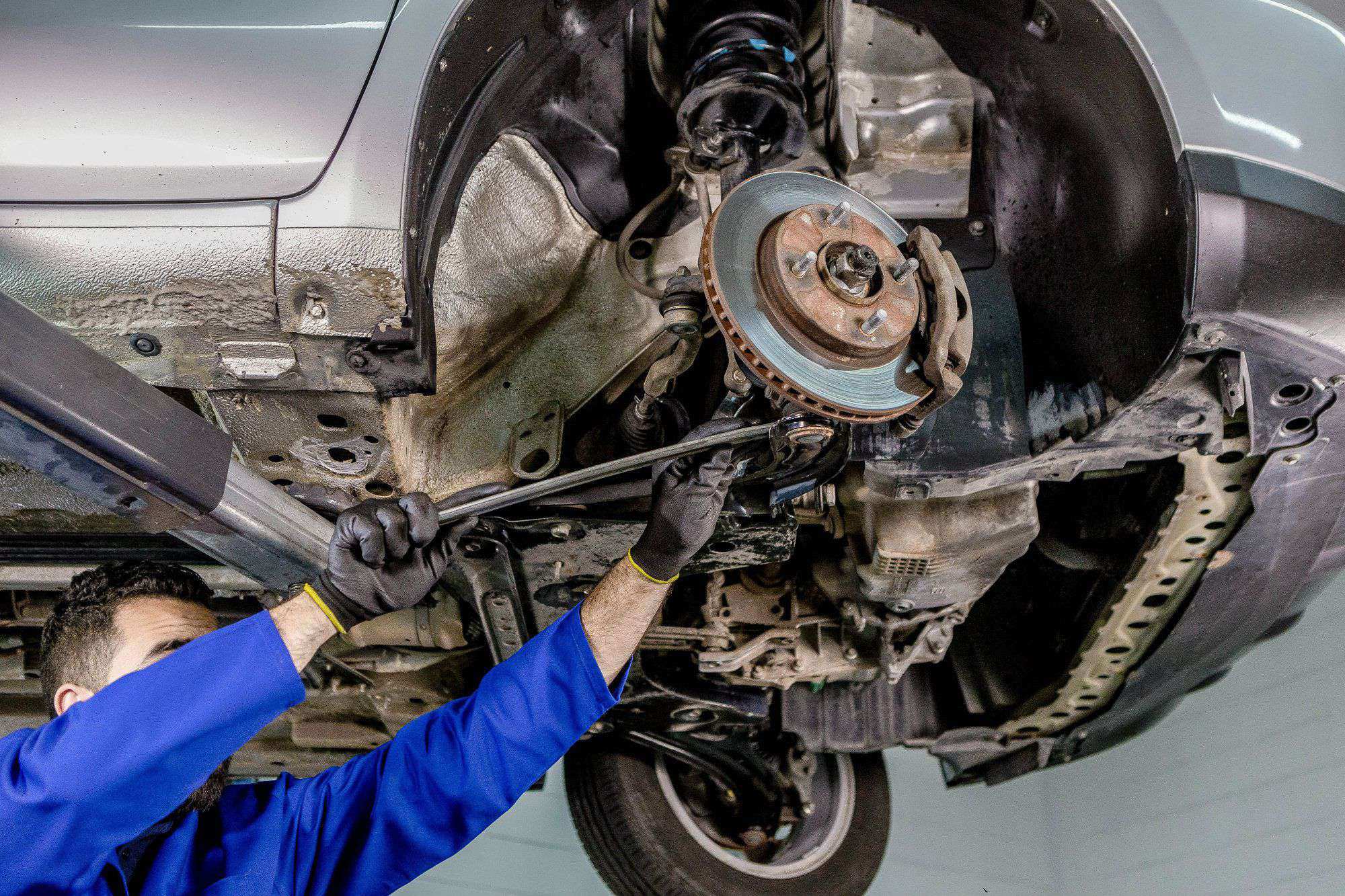 problemas na suspensão do carro