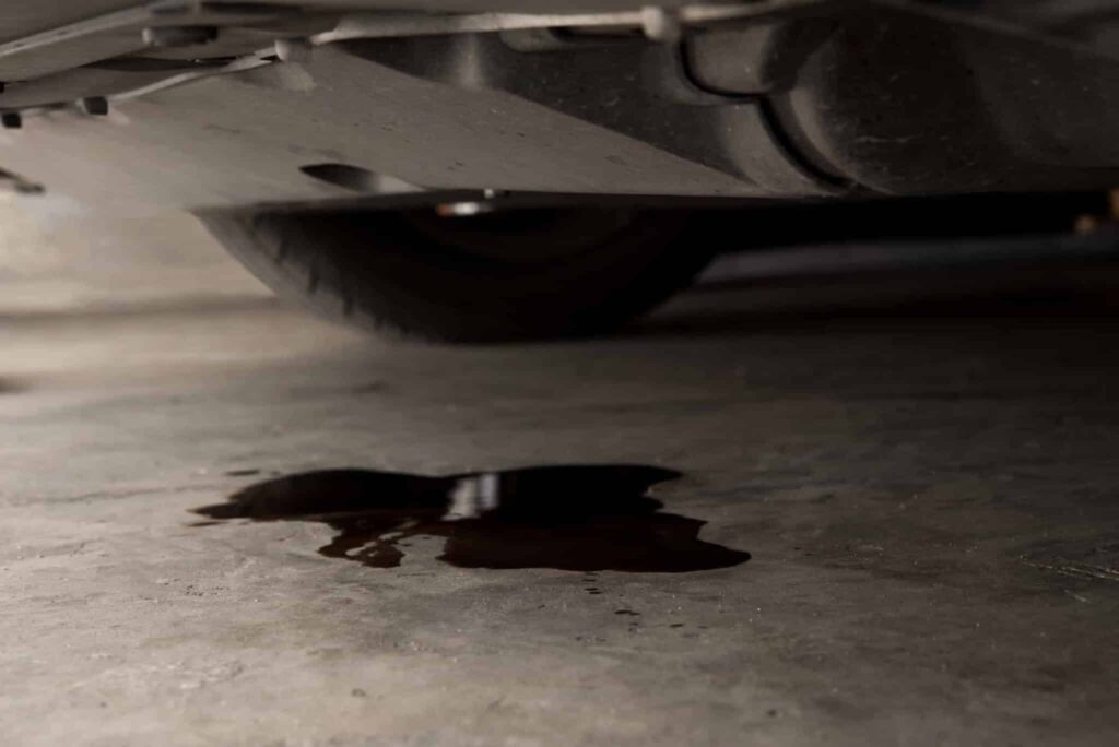 Vazamento de Óleo no Motor: Onde Pode Ser, Gravidade e Custo do Reparo