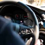 estalos ao virar o volante