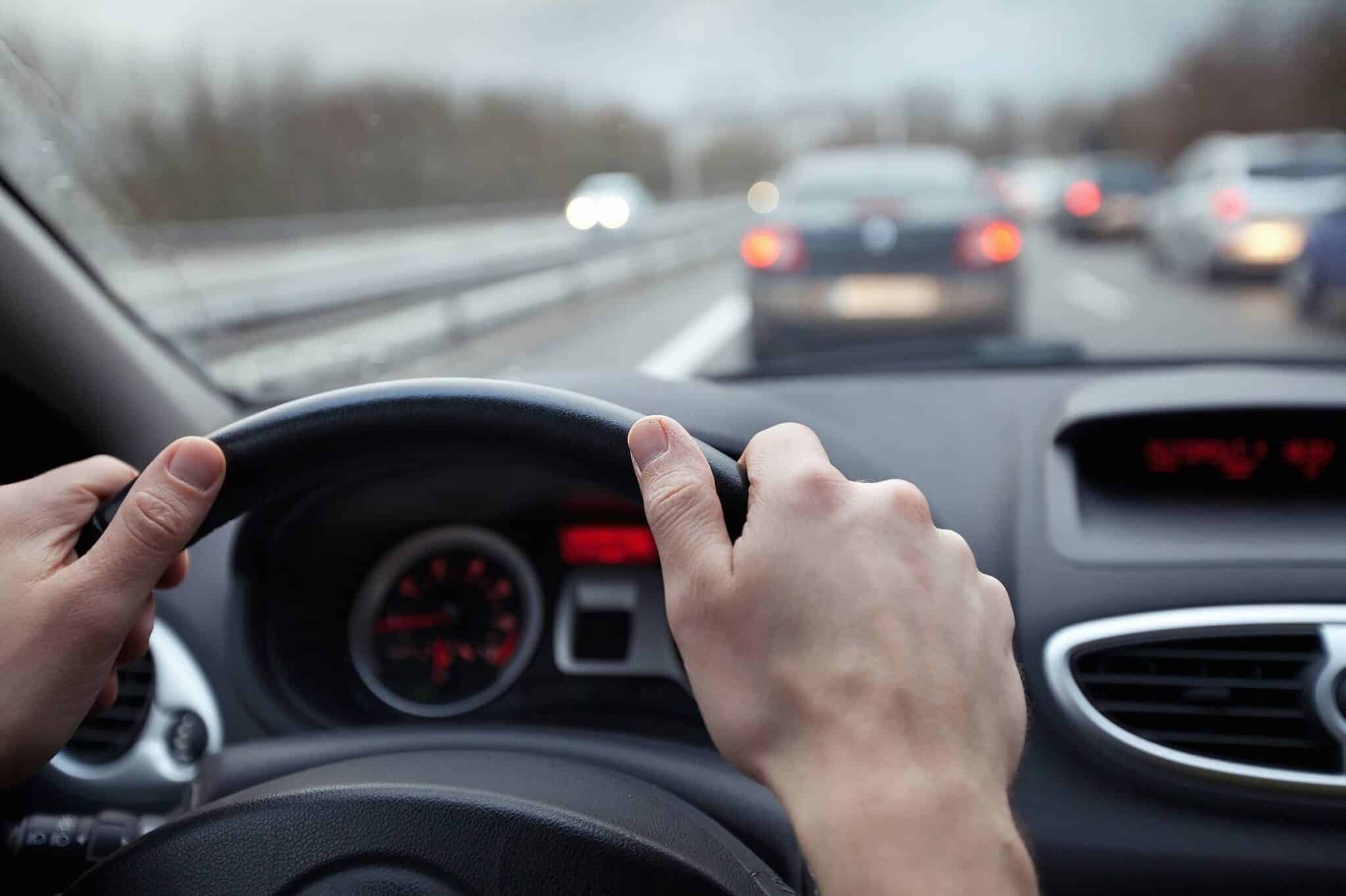 Trepidação no Volante a 80 km/h: Balanceamento ou Problema nos Pneus?